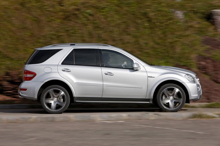 Mercedes-Benz ML63 AMG 10th Anniversary 2009 года  (фото 9 из 20)